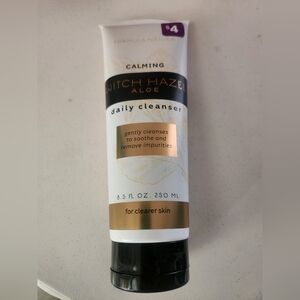 Witch Hazel Aloe Daily Cleanser - White and Gold